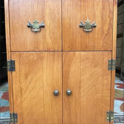 Solid Oak Wood, Mid Century Original Record Storage Cabinet - 28H x 20W x 19D - Excellent condition