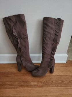 Tall Boots with faux suede outer,faux fur inside, Ruffle detail and zipper. Sz 9