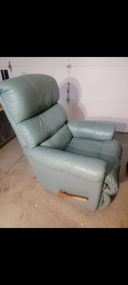 Like new recliner  must see to appreciate