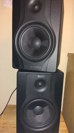 M-Audio monitor speakers b * 8