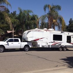 5th Wheel Toyhauler 