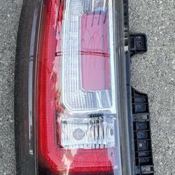 2015 2016 2017 GMC YUKON DENALI LEFT DRIVER TAIL LAMP LIGHT