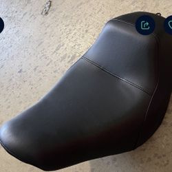 Stock Seat 2022 Harley Davidson Lowrider ST