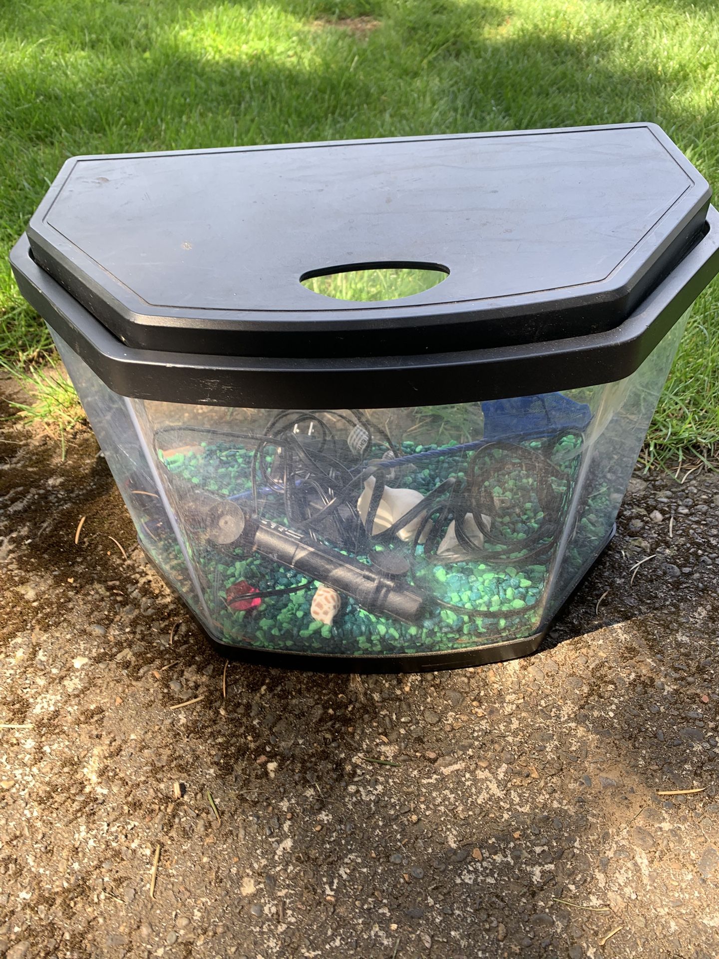 Fish Tank About 3 -4 Gallons