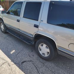 1998 Chevy Tahoe 254k Needs Work