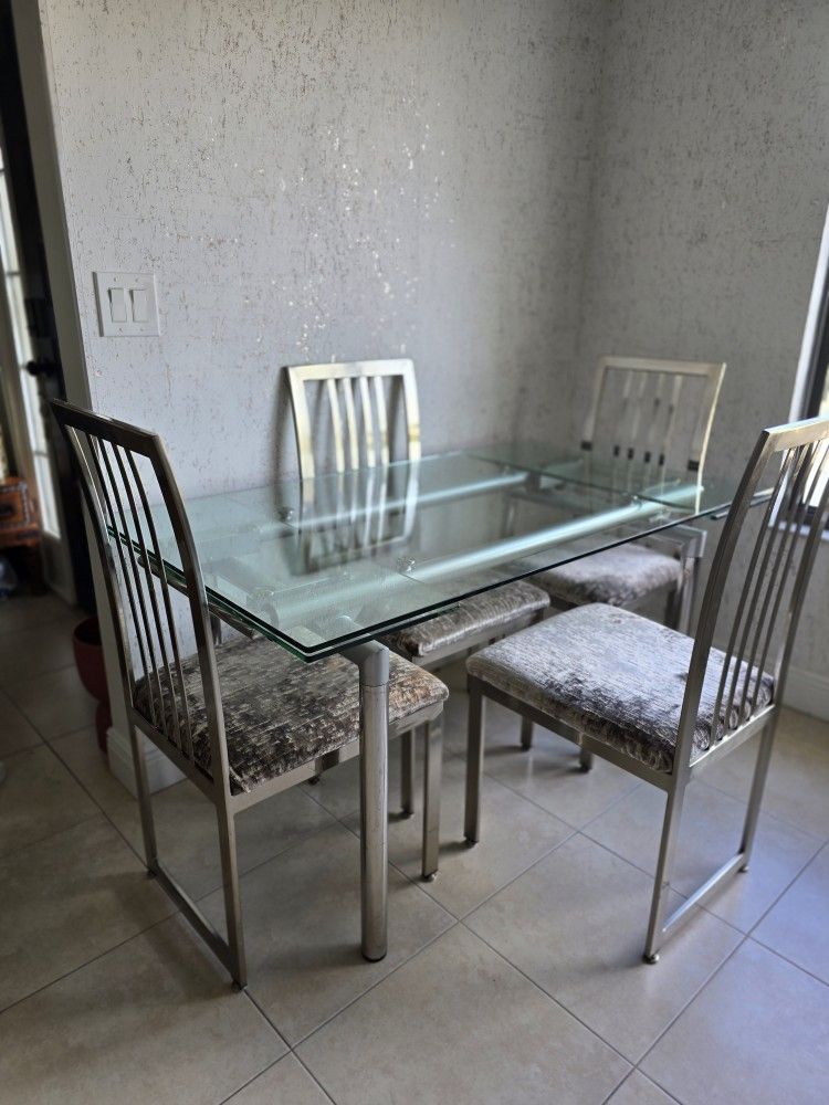 Expandable Dinning Set