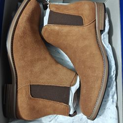NEW Suede Cushioned Chelsea Boots Size 8.5 Men's