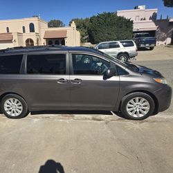 2012 Toyota Sienna