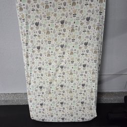 Graco Premium Crib & Toddler Mattress + sheets