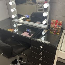 Black Hollywood Style Vanity