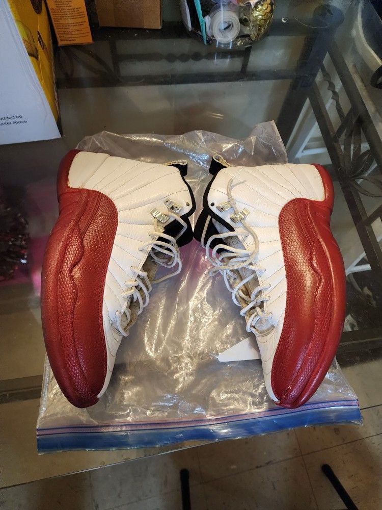 Air Jordan Cherry 12s Size 8 (2009)