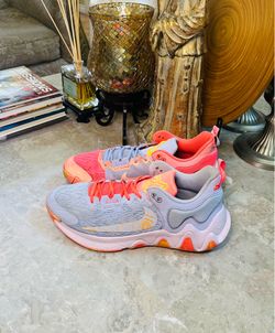Men’s Nike Giannis Immortality 2 Hot Pink Grey Basketball Shoes Size 12