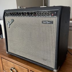 FENDER PRINCETON CHORUS PR 82 2X10 GUITAR AMP