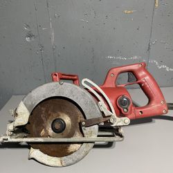 Milwaukee 6377 Worm Drive Circular Saw Heavy Duty USA Vintage W Blade 7 1/4"