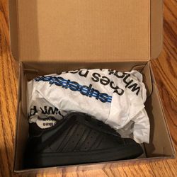 Adidas kids shoes /brand new / size 6k