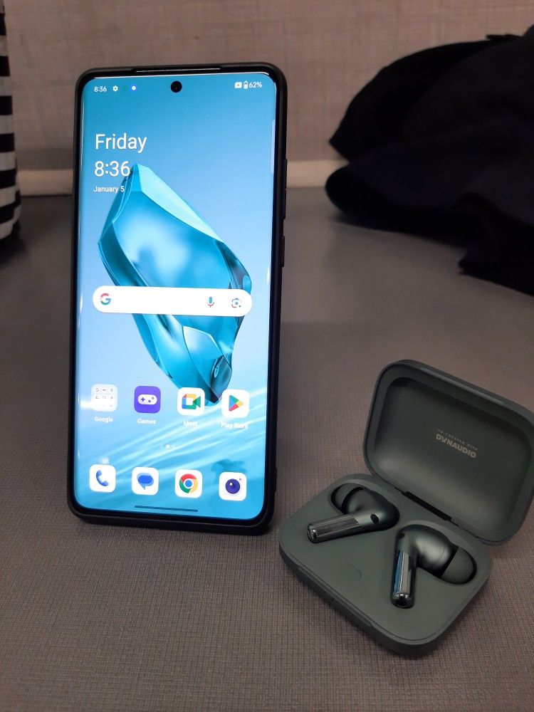 One Plus 12 And One plus Buds Pro2