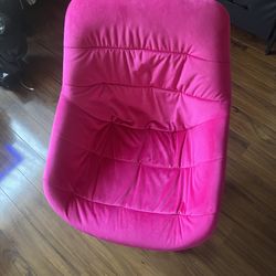 Adult pink chair with wheels