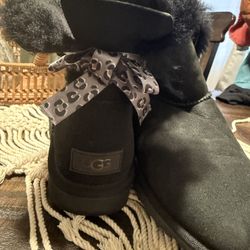 Ugg mini Bailey With Leopard Bow 
