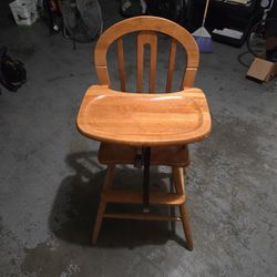 Antique Baby High Chair. Great Condition. Famiky Heirloom 