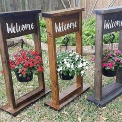 Welcome Plant Stand 