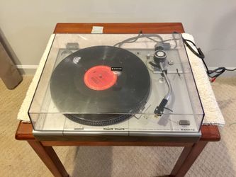 SANYO TP-1012A TURNTABLE
