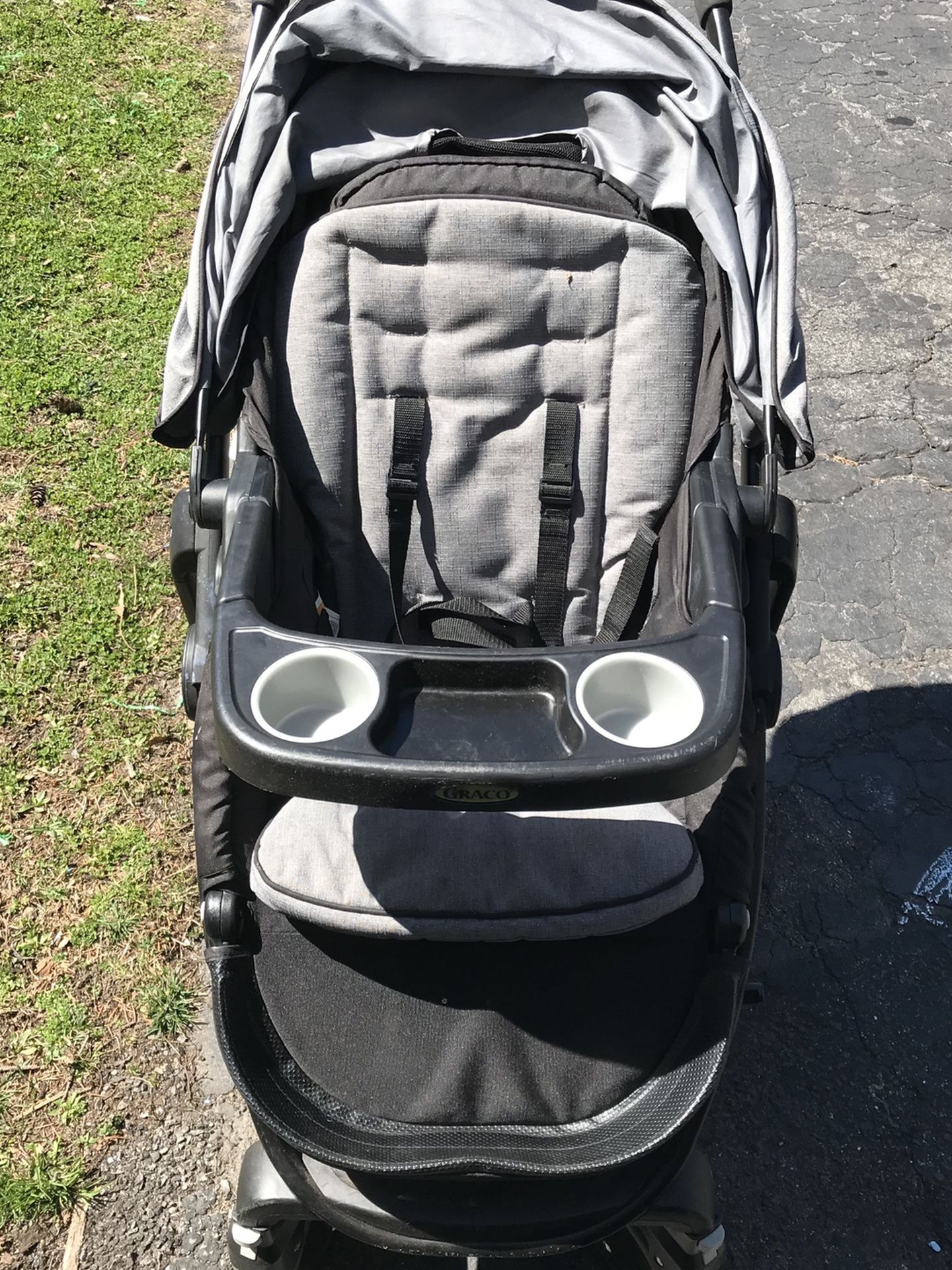 Graco Modes Travel system. No longer have the car seat