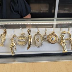 14k 10k Pendant Different Prices And Different Grams Layaway Available 10% Down If You Interested Please Ask Maribel Thank You 