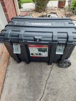 Husky heavy duty  roling bin