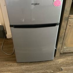 Whirlpool Mini Fridge