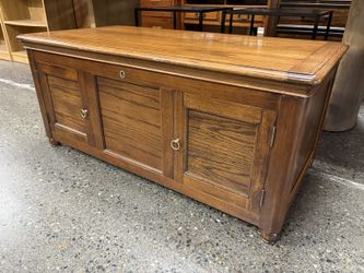 GOLDEN GATE CLIPPER Vintage Oak Traditional Storage Chest w/ Front Doors