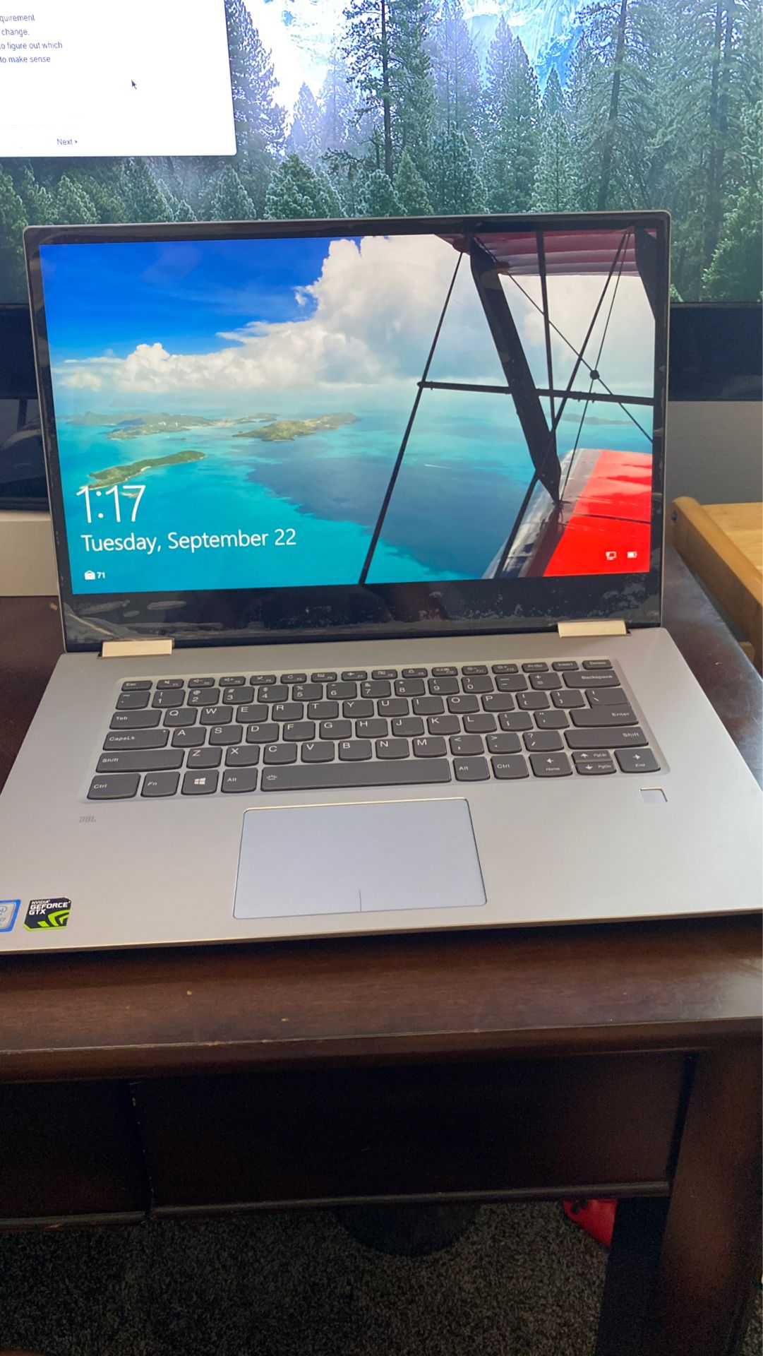 Lenovo Yoga 720 2-1 Touchscreen Laptop (PROTECTIVE FILM ON THE SCREEN)