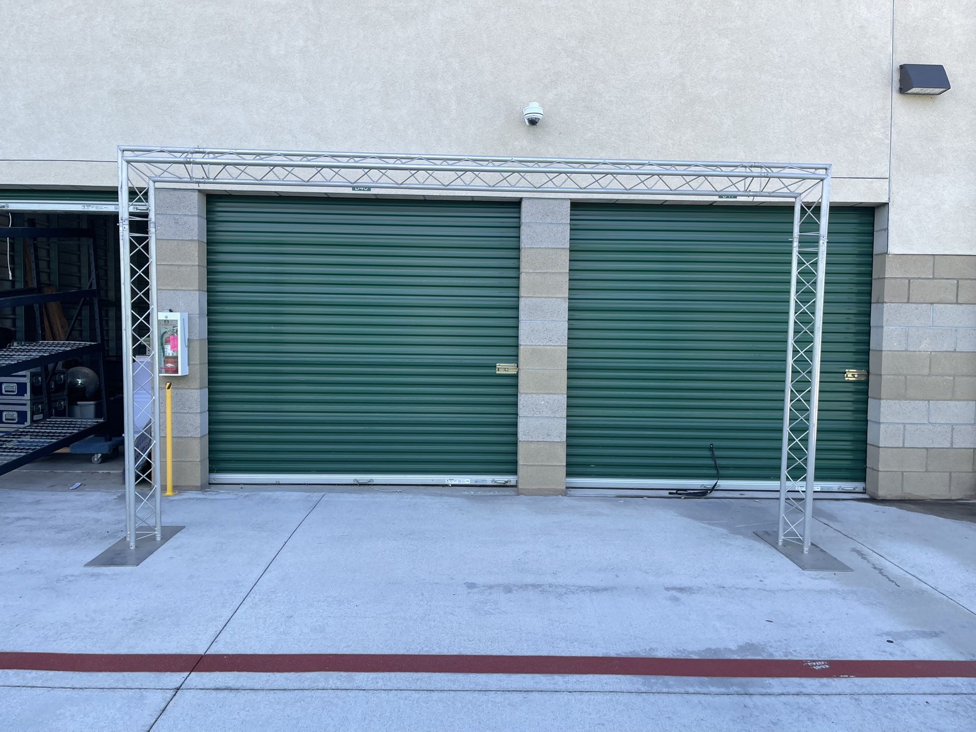 Used Aluminum Triangular DJ Light / Speakers Truss