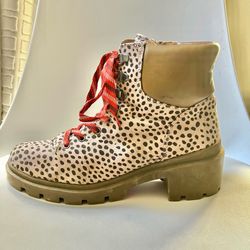 Universal Thread spotted casual boots
