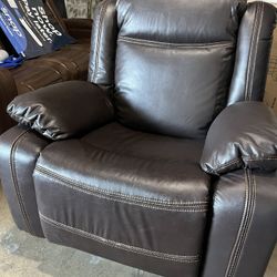 New Beautiful Chocolate Brown Swivel Rocking Recliner Chair Sofa 🔥 Finance With $0 Down🔥 Payment As Low As $37