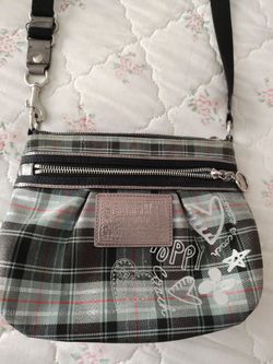 "Poppy* cross body. Like new in and out