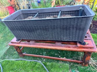Rattan Wicker Garden Bed With Base