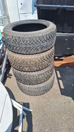 4 - 205/50/16 - NOKIAN HAKKAPLIITTA-4 SNOW TIRES STUDDED