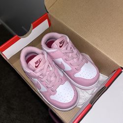 Pink Nike Dunks 