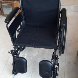 Drive Medical K320DFA-ELR Cruiser III Lightweight Folding Wheelchair (Mira Mesa)