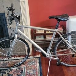 2 X His And Hers Trek 7.0 Fx Ssr Bikes Gray