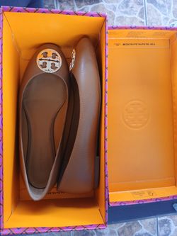 Used 1 time womens tory burch flats size 8.5
