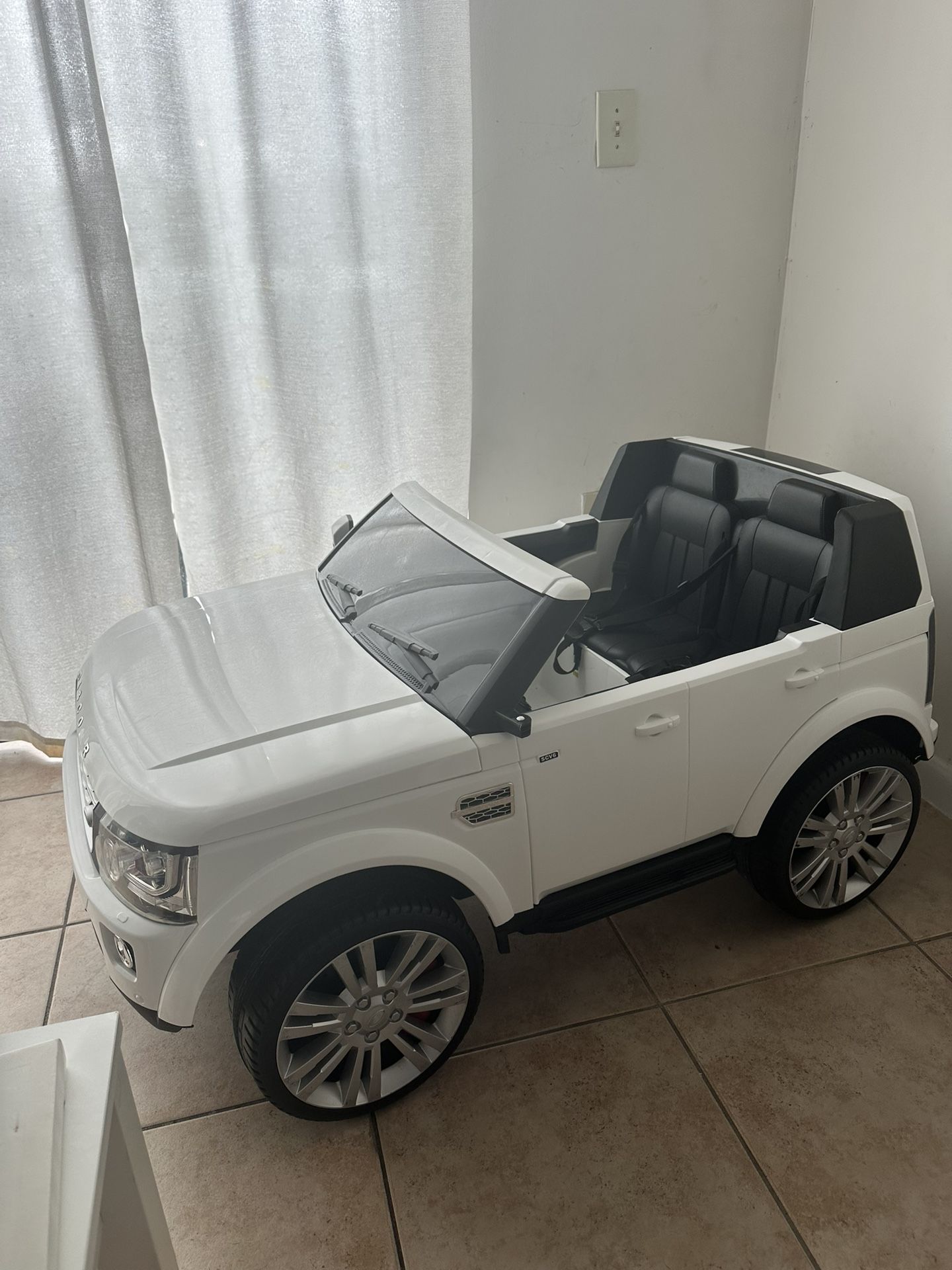 Land Rover Discovery Remote Toy Car