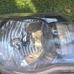 Head Light  Toyota Tacoma 