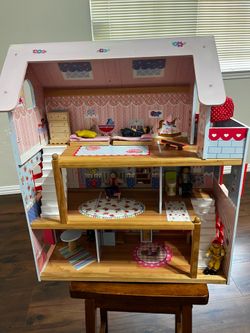 Kidcraft Dollhouse