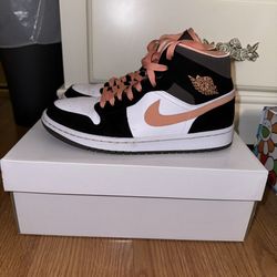 Air Jordan 1 Mid SE Apricot
