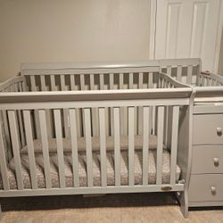 Dream On Me 5 In 1 Crib With Changer 
