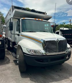 2010 INTERNATIONAL SINGLE AXLE LANDSCAPE DUMP TRUCK