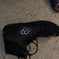 This wrestling shoes( Never Worn)