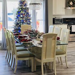 Dining room chairs. (9)