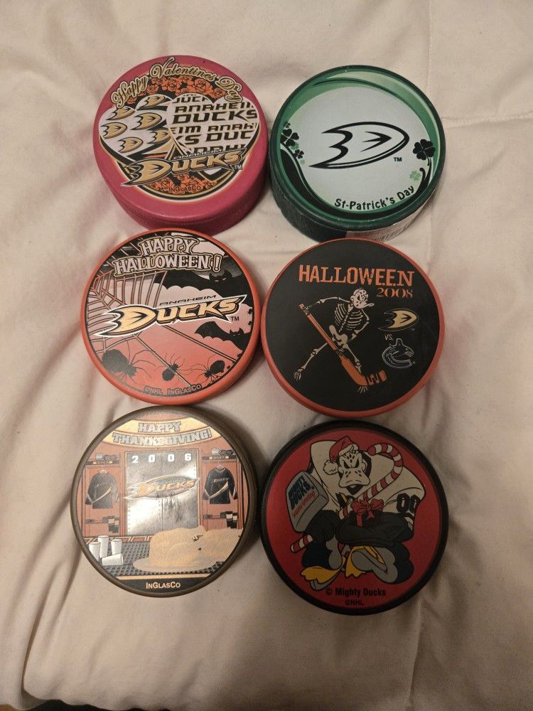 Anaheim Ducks NHL Set Of 6 Holiday Pucks